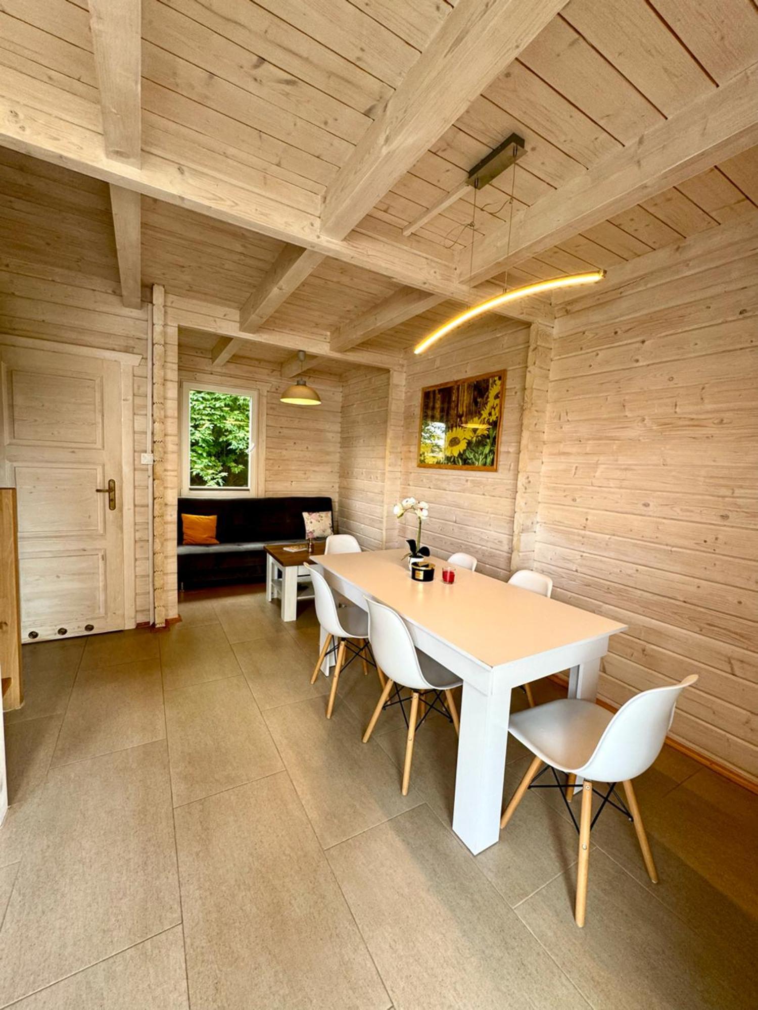 Slonecznikowa Dolina Lodge *